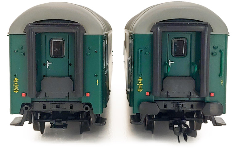 Predný pohľad – Osobný vagón Bai – štvordverák ČSD TT | Kolmar